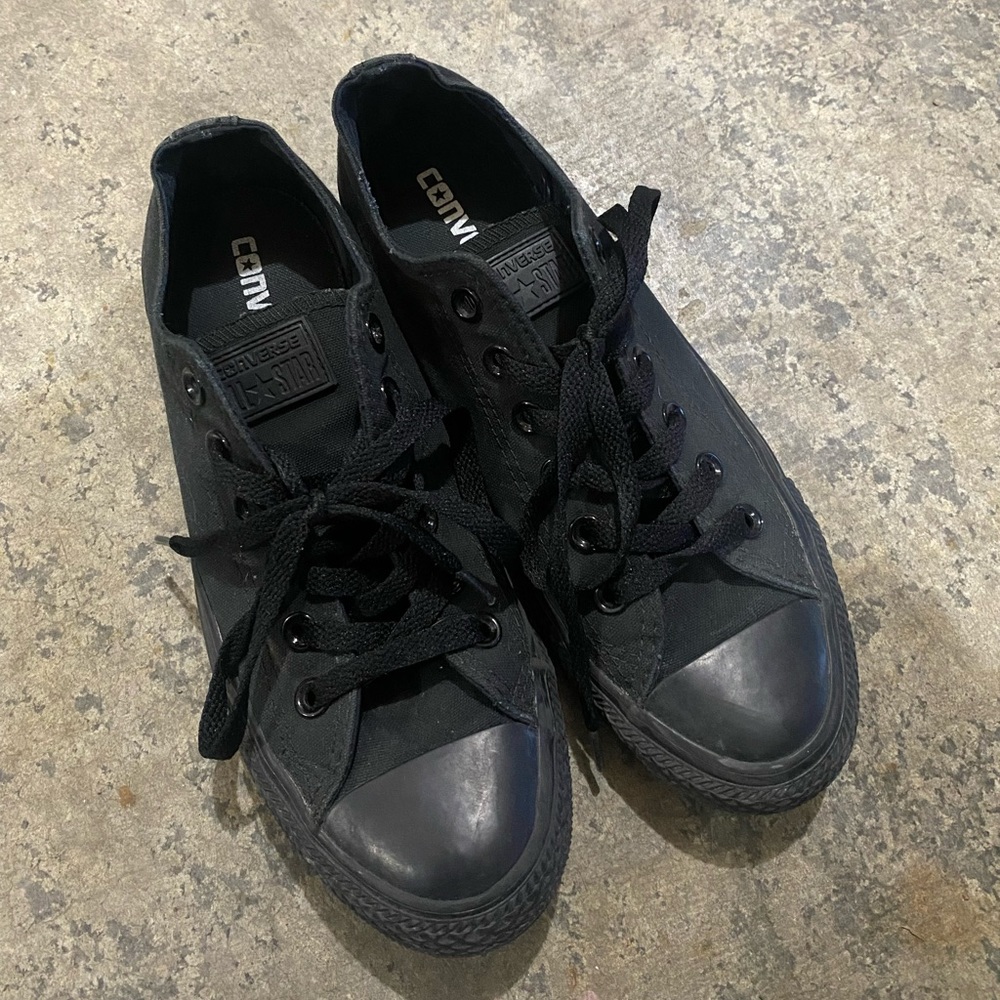 Converse womens 8